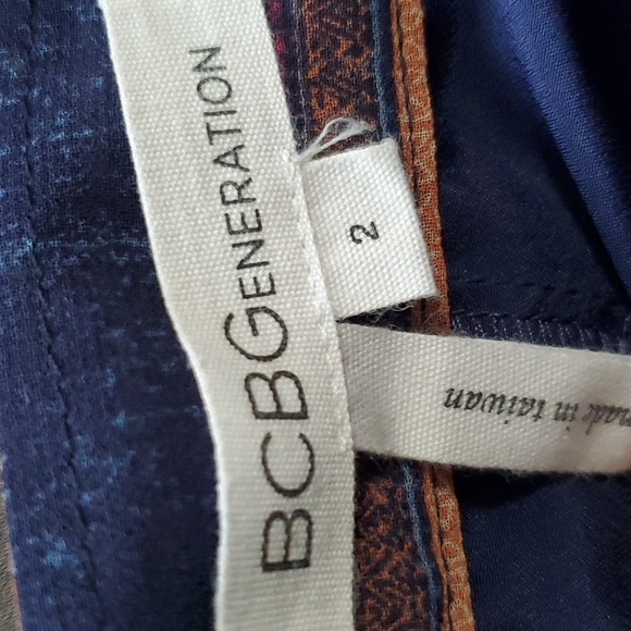 BCBGeneration Striped Pleated Skort - Picture 9 of 12